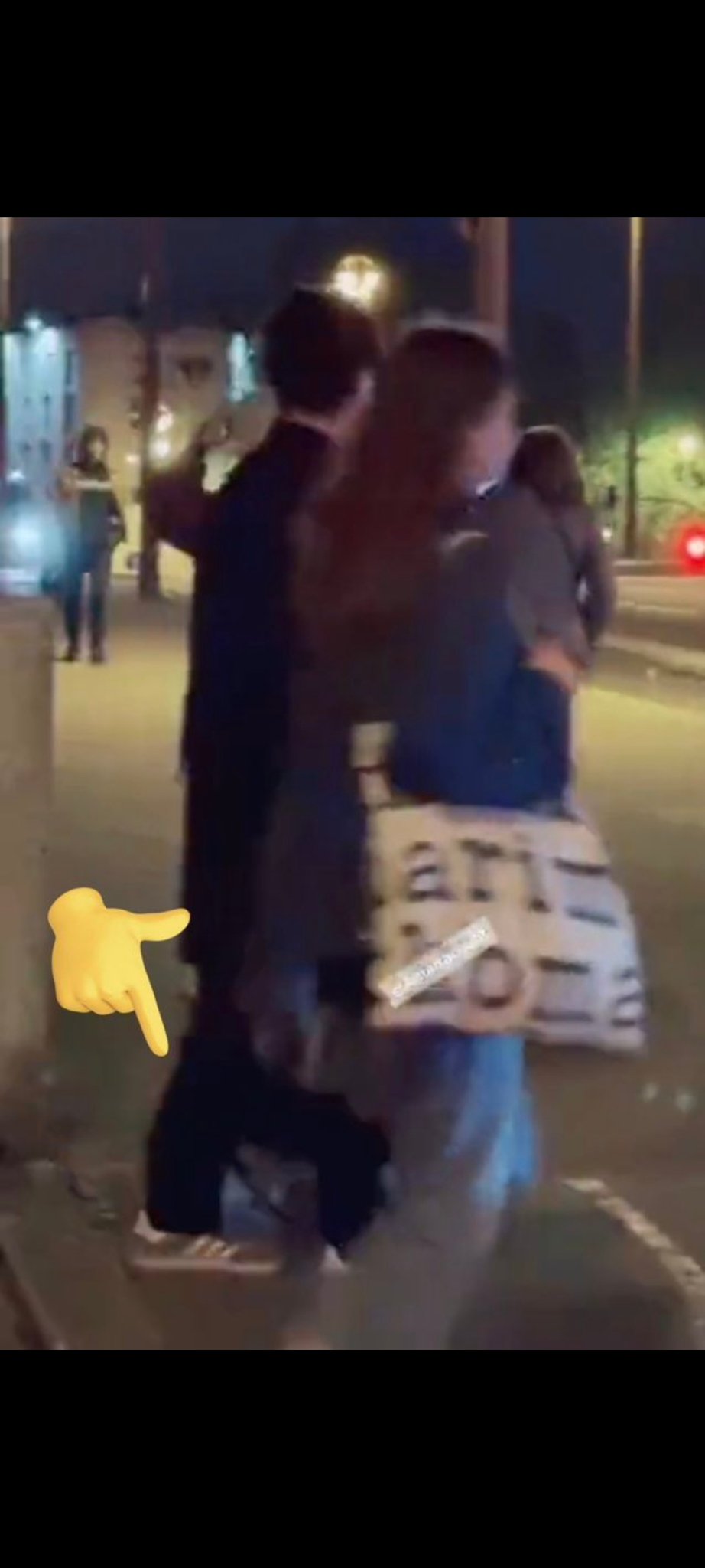 โซเชียลระส่ำอีก!! แห่แชร์ภาพหนุ่มสาวจูงมือเดตริมแม่น้ำที่ปารีส คาดเป็น 2 ศิลปินเคป็อปตัวท็อป โซเชียลระส่ำอีก!! แห่แชร์ภาพหนุ่มสาวจูงมือเดตริมแม่น้ำที่ปารีส คาดเป็น 2 ศิลปินเคป็อปตัวท็อป