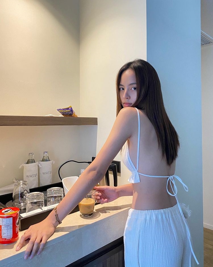 'ณิชา' อวดชุดชงกาแฟสุดวาบหวิวแต่ 'โตโน่' ไม่ถูกใจสิ่งนี้ 'ณิชา' อวดชุดชงกาแฟสุดวาบหวิวแต่ 'โตโน่' ไม่ถูกใจสิ่งนี้