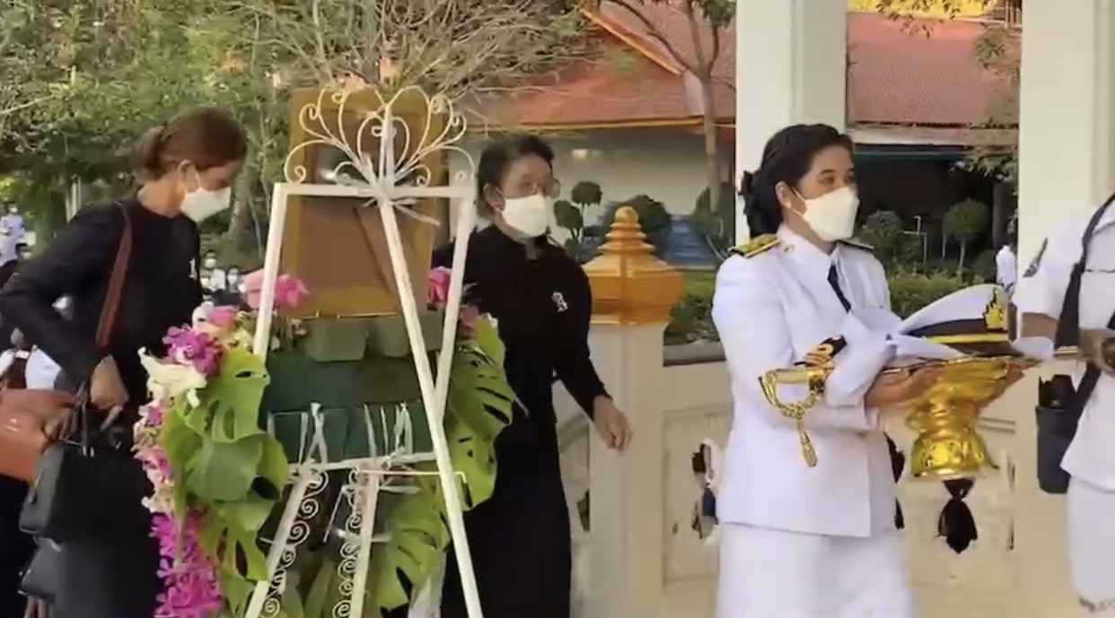 เปิดภาพพระราชเพลิงศพ หมอแชมป์ อย่างสมเกียรติ
