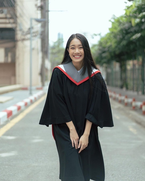 มายด์ 4EVE ปลื้ม แฟนๆ ร่วมรับปริญญา เผยยังไม่มีแพลนเรียนต่อโท   (มีคลิป)