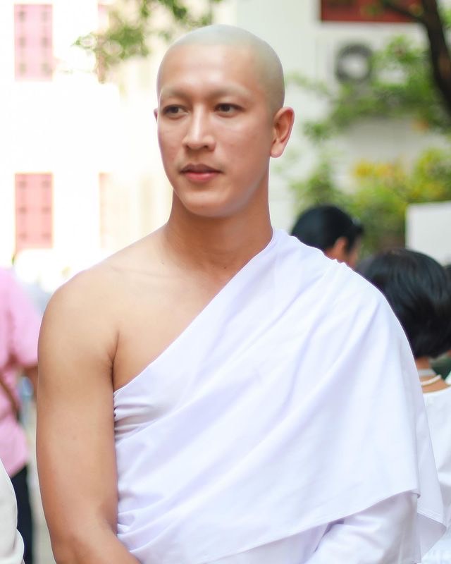 อนุโมทนาบุญ กอล์ฟ อนุวัฒน์  ก้าวเข้าสู่รั้วพระธรรมเรียบร้อยแล้ว กับงานบวชสุดเรียบง่าย