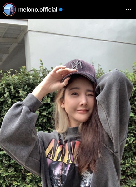 เล่นใครเฟซบุ๊ก??  แตงโม นิดา มีความเคลื่อนไหว โพสต์ข้อความพร้อมภาพ 