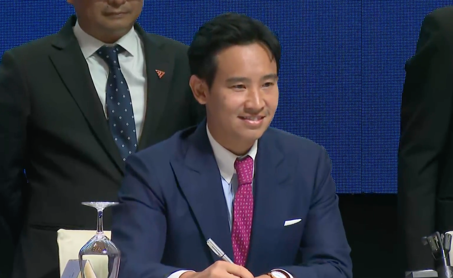 เลือกตั้ง 2566 สรุป MOU ตั้งรัฐบาล พร้อมแนวทางปฎิบัติ ของทุกพรรค เลือกตั้ง 2566 สรุป MOU ตั้งรัฐบาล พร้อมแนวทางปฎิบัติ ของทุกพรรค