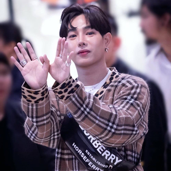 เป๊ก ผลิตโชค มอบเงิน 1 ล้านบาท สมบททุนช่วยโควิด ให้ 4 มูลนิธิเพื่อเด็ก เป๊ก ผลิตโชค มอบเงิน 1 ล้านบาท สมบททุนช่วยโควิด ให้ 4 มูลนิธิเพื่อเด็ก