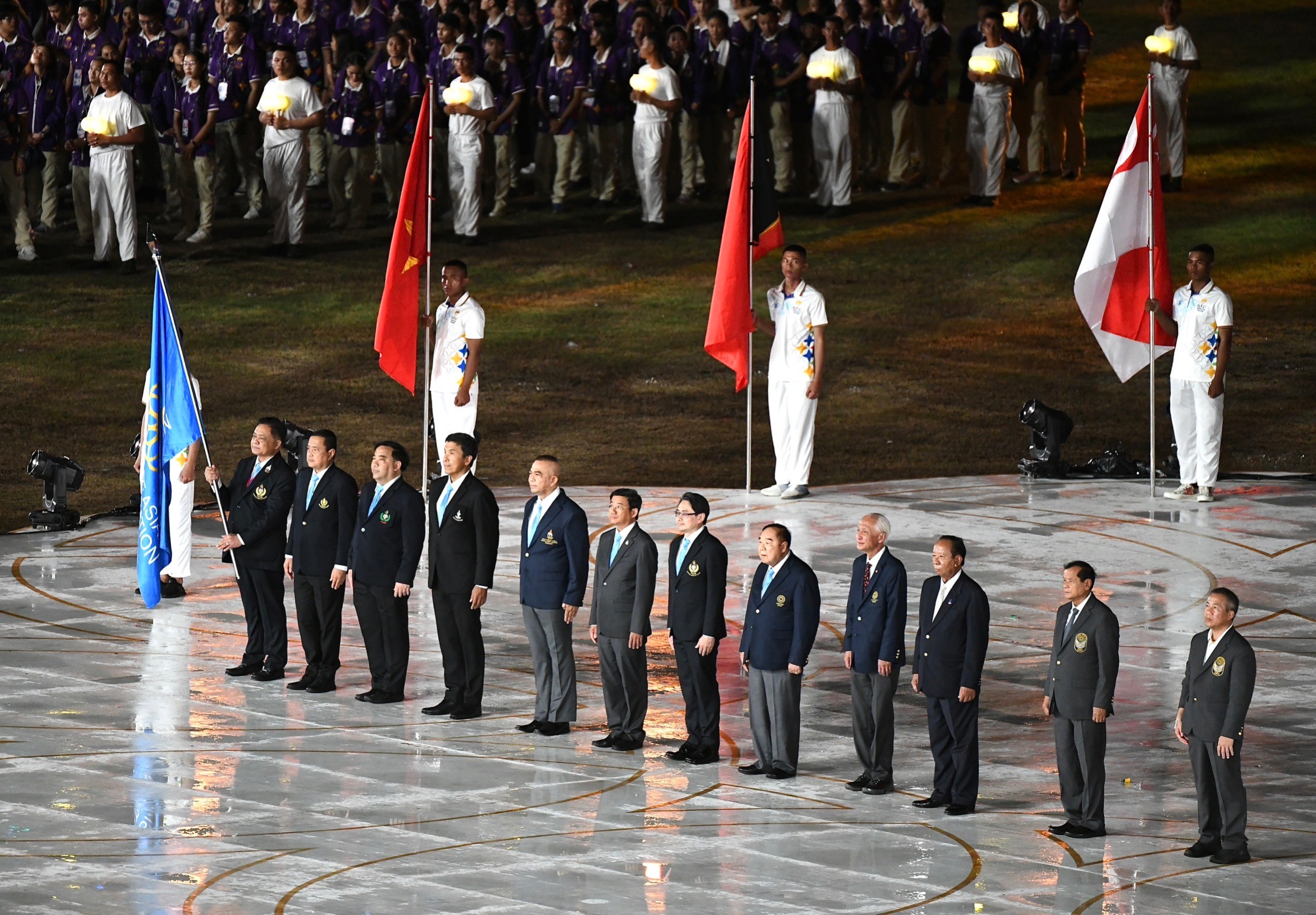 ประมวลภาพ 'กัมพูชา' จัดพิธีปิดซีเกมส์ 2023 โดย พล.อ.ประวิตร ร่วมพิธีรับไม้ต่อ 2025
