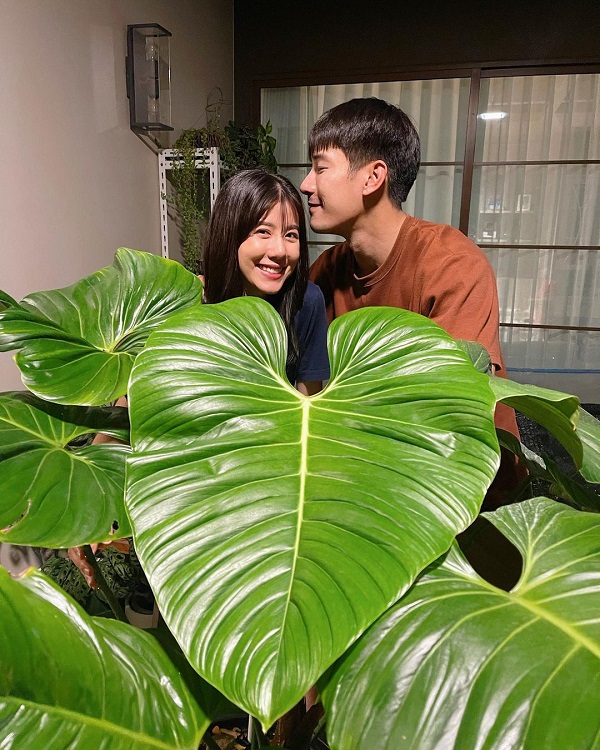 สยบรักร้าว! “เคน” ลงรูปคู่ “เอสเธอร์” การันตีรักยังหวาน (มีคลิป) สยบรักร้าว! “เคน” ลงรูปคู่ “เอสเธอร์” การันตีรักยังหวาน (มีคลิป)