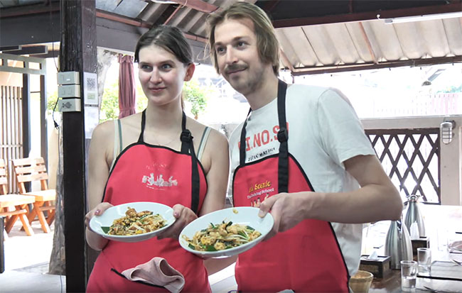 คลาสสอนทำ ‘อาหารไทย’ สุดฮอต! ต่างชาติบินข้ามโลกจองคิวแน่นเป็นเดือน คลาสสอนทำ ‘อาหารไทย’ สุดฮอต! ต่างชาติบินข้ามโลกจองคิวแน่นเป็นเดือน