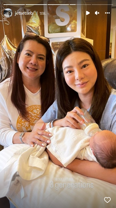 น่ารักมาก ดิว อริสรา ในโมเมนต์คุณแม่ป้อนนมลูกชาย น้องไซรัส แอสตร้า ลี สามีแอบอวดโฉม น่ารักมาก ดิว อริสรา ในโมเมนต์คุณแม่ป้อนนมลูกชาย น้องไซรัส แอสตร้า ลี สามีแอบอวดโฉม