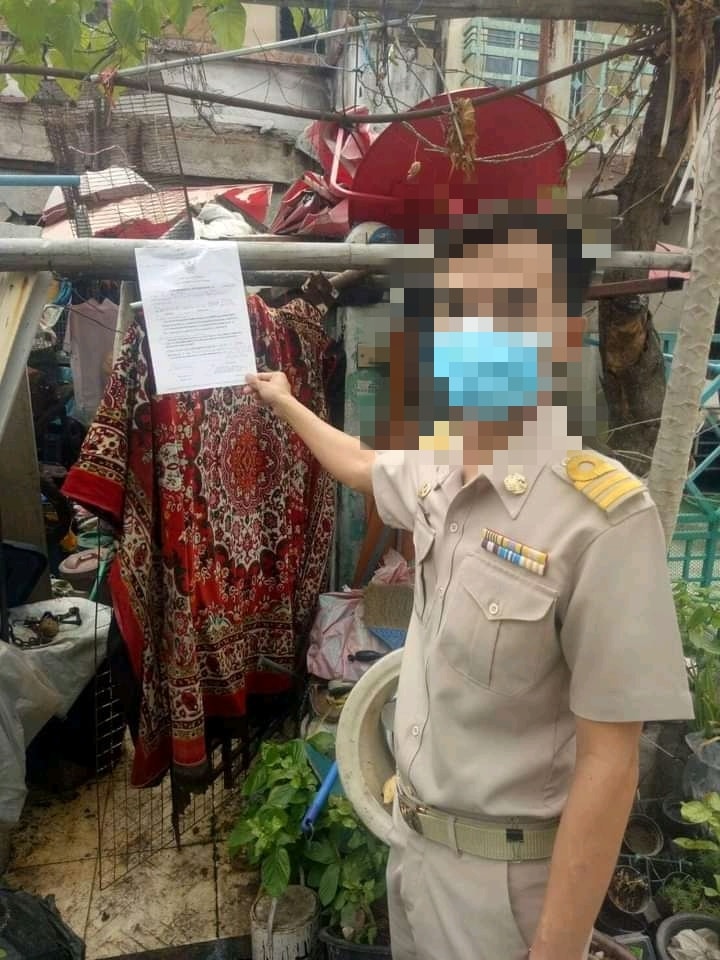 สาวร้องทุกข์ เพื่อนบ้านทิ้งขยะล้น แถมขับถ่าย-อาบน้ำ หน้าบ้าน สาวร้องทุกข์ เพื่อนบ้านทิ้งขยะล้น แถมขับถ่าย-อาบน้ำ หน้าบ้าน