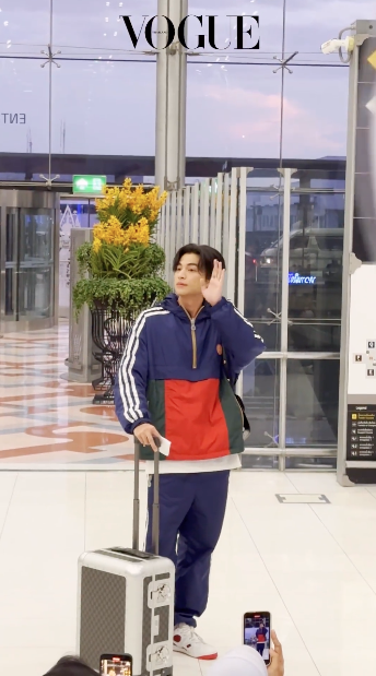 พร้อมลุย!! ‘กลัฟ คณาวุฒิ’ หม่ำหมูย่างเกาหลีเติมพลัง ก่อนชมแฟชั่นโชว์ GUCCI ที่กรุงโซล 16 พ.ค.นี้ พร้อมลุย!! ‘กลัฟ คณาวุฒิ’ หม่ำหมูย่างเกาหลีเติมพลัง ก่อนชมแฟชั่นโชว์ GUCCI ที่กรุงโซล 16 พ.ค.นี้