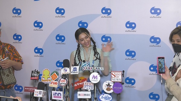 “เบลล่า” เตือนสติคนทำศัลยกรรมควรศึกษาให้ละเอียด  (มีคลิป)
