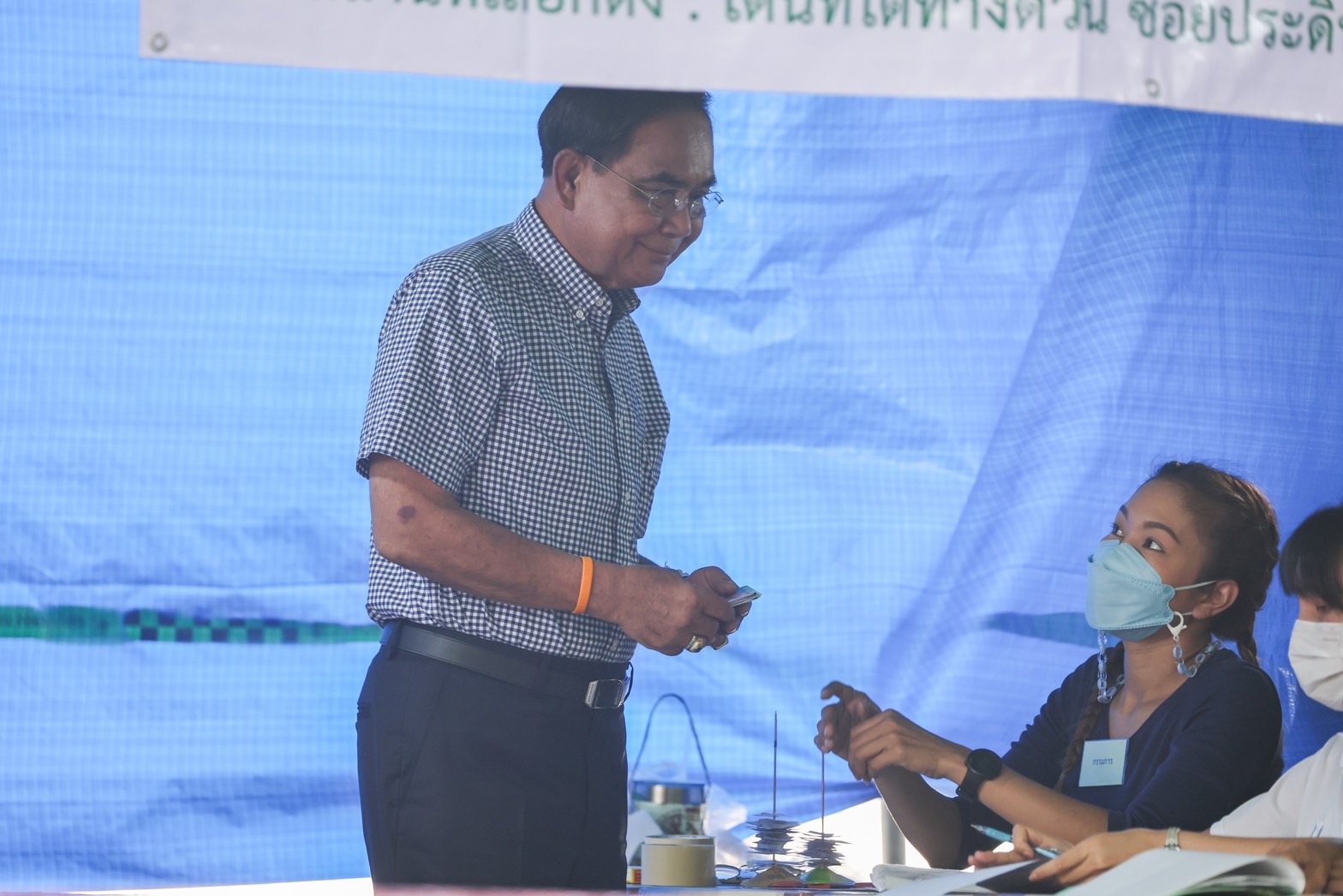 เลือกตั้ง 2566 พล.อ.ประยุทธ์ ใช้สิทธิเลือกตั้งที่เขตพญาไท