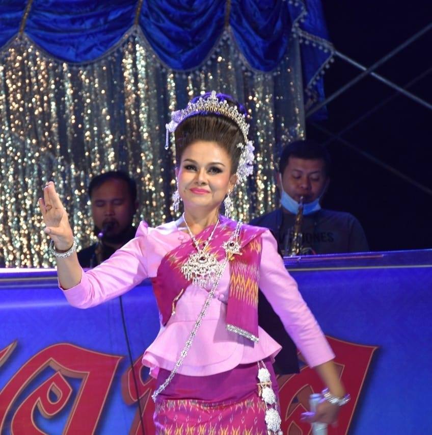 ขายผ้าสู้ชีวิต เจี๊ยบ กนกพร คีโมครั้งที่ 7 หลังป่วยมะเร็งเต้านม