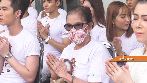 “ป้าแมว” ยืนยันไม่ได้พาดพิง “ยุ้ย จีรนันท์” เสียใจที่ชาวเน็ตเข้าใจผิด   (มีคลิป)