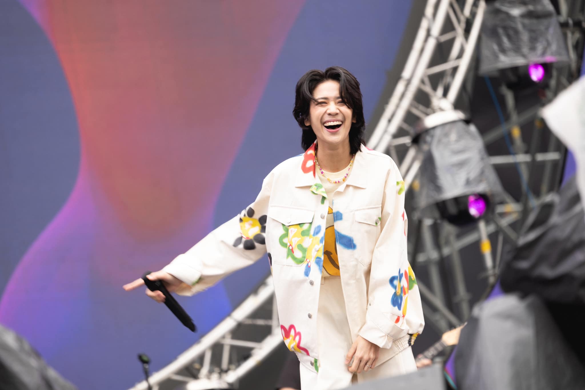 SARAH SALOLA วอนแฟนเพลง งดสูบบุหรี่ในบริเวณงาน หลังทำเส้นเสียงอักเสบจนร้องเพลงไม่ได้