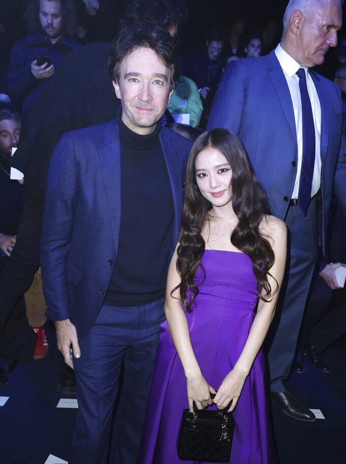 'จีซู-อาโป-คิมเบอร์ลี่'!! เฉิดฉายโดดเด่น ชมแฟชั่นโชว์ Dior ที่ปารีส 'จีซู-อาโป-คิมเบอร์ลี่'!! เฉิดฉายโดดเด่น ชมแฟชั่นโชว์ Dior ที่ปารีส