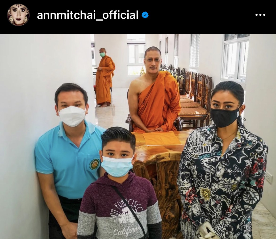 แอน มิตรชัย เผยภาพมีโอกาสถวายเพล พระกากัน มาลิค 