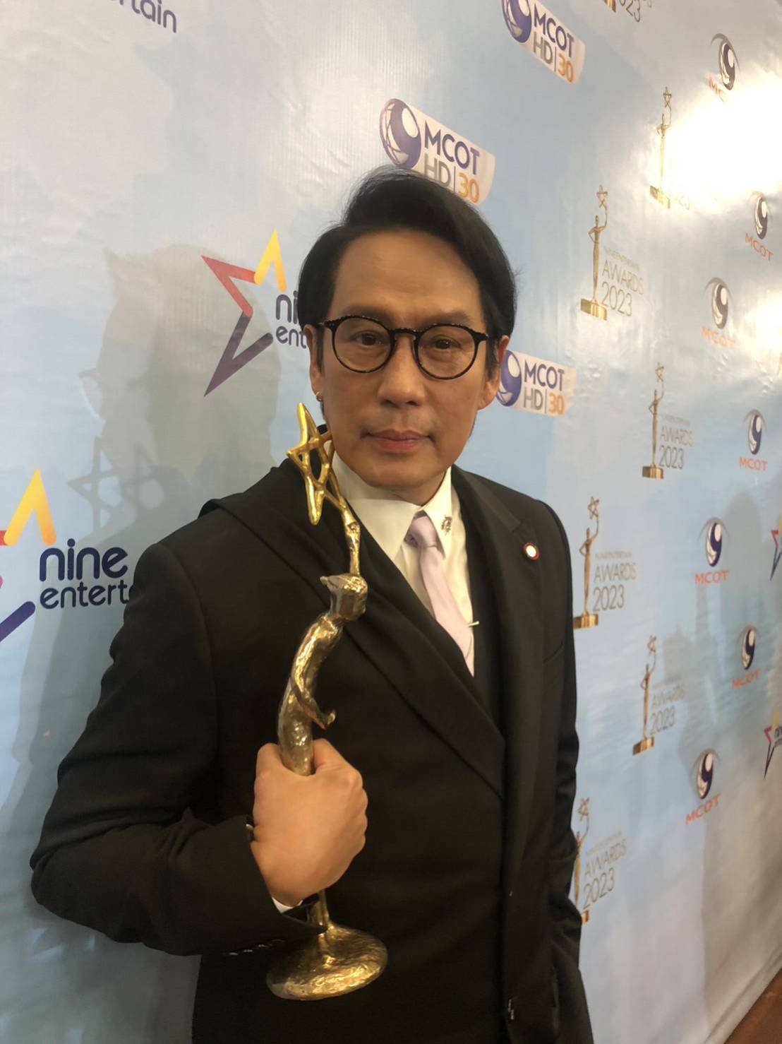 เบิร์ด ธงไชย เปิดใจคว้ารางวัลพระราชทาน บันเทิงเทิดธรรม พร้อมฝากข้อคิดให้กับศิลปินรุ่นน้องทุกคน เบิร์ด ธงไชย เปิดใจคว้ารางวัลพระราชทาน บันเทิงเทิดธรรม พร้อมฝากข้อคิดให้กับศิลปินรุ่นน้องทุกคน
