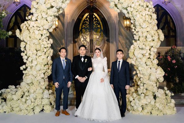 เปิดประวัติ ดร.แอ็คมี่ นักธุรกิจหนุ่ม ผู้ถ่ายรูปคู่ ทักษิณ เปิดประวัติ ดร.แอ็คมี่ นักธุรกิจหนุ่ม ผู้ถ่ายรูปคู่ ทักษิณ