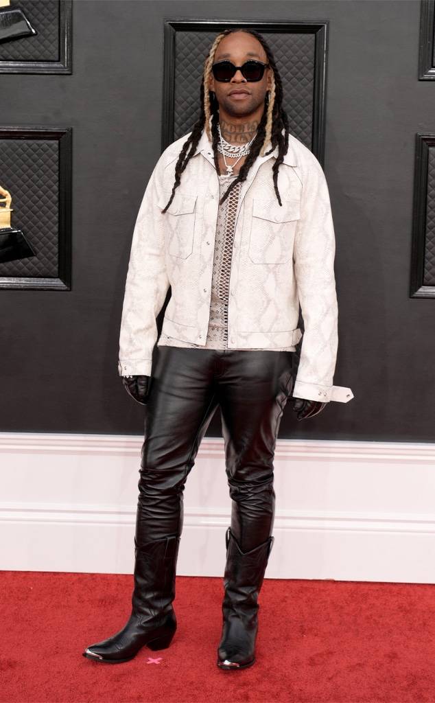 บิลลี ไอลิช, โอลิเวีย รอดริโก และ ดัว ลิปา นำทีมศิลปินเฉิดฉายบนพรมแดงงาน Grammy Awards ครั้งที่ 64