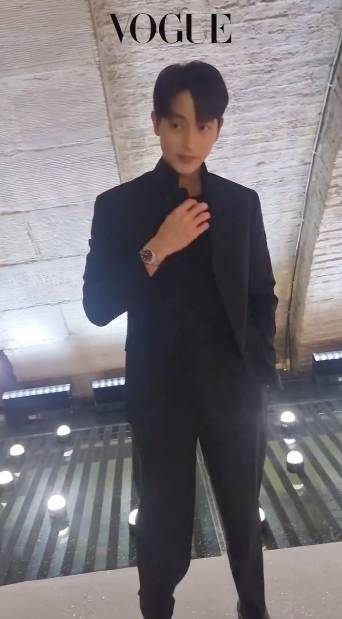 ‘เจมส์จิ-เอ็ดดี้ เรดเมย์น-โจวตงหยู’!! กระทบไหล่ที่อีเวนต์หรูกรุงลอนดอน ‘เจมส์จิ-เอ็ดดี้ เรดเมย์น-โจวตงหยู’!! กระทบไหล่ที่อีเวนต์หรูกรุงลอนดอน