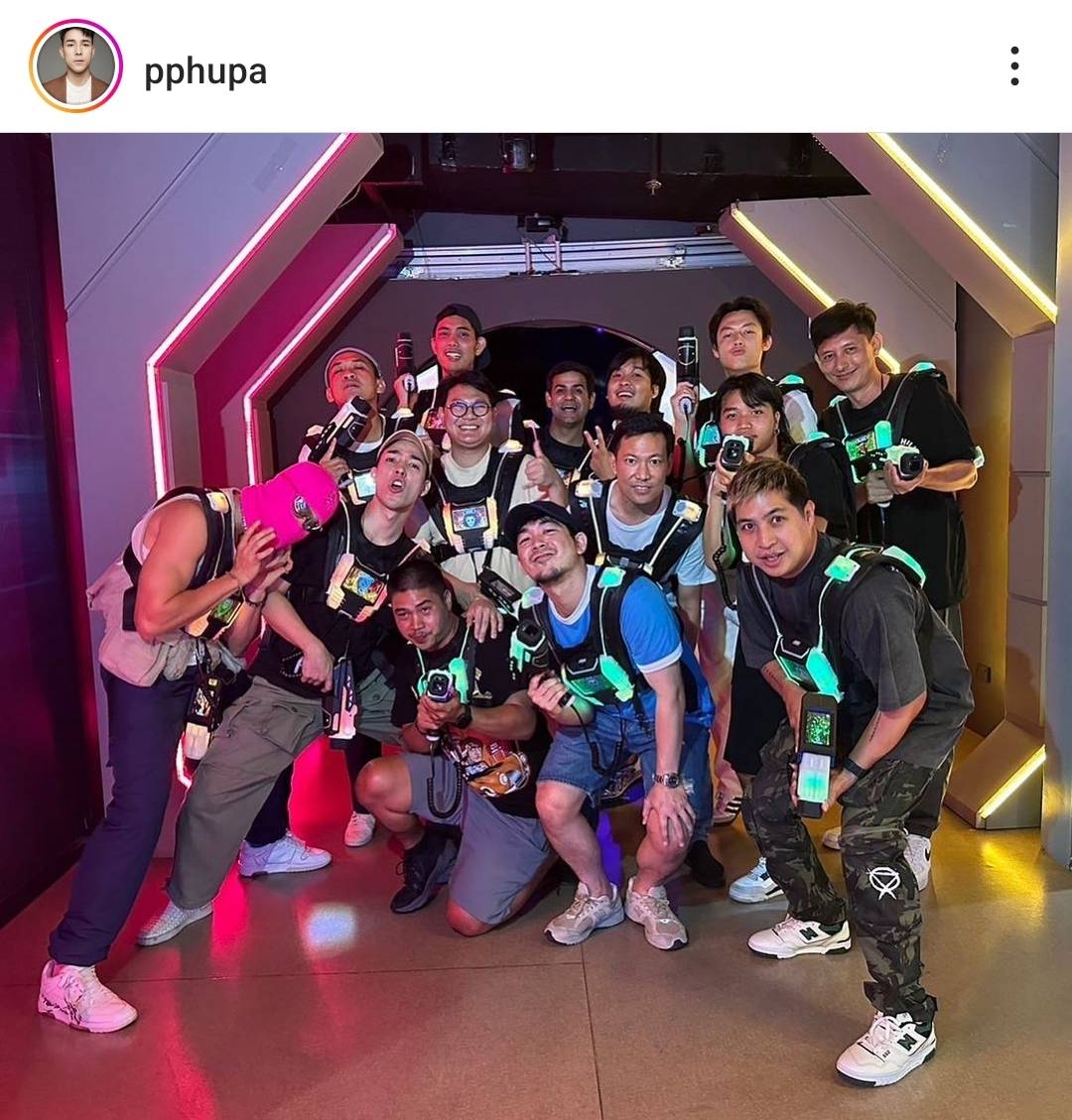 ส่องภาพปาร์ตี้สละโสด หมาก ปริญ กิจกรรมย้อนวัยเด็ก ส่องภาพปาร์ตี้สละโสด หมาก ปริญ กิจกรรมย้อนวัยเด็ก