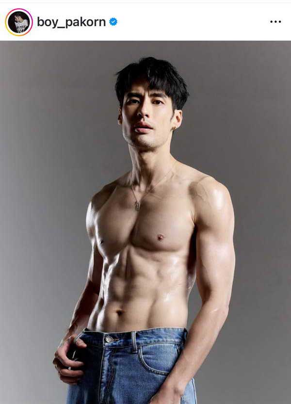 มัดรวมความแซ่บ! 6 หนุ่มหล่อ เจมส์จิ แดน บีม บอย หมอโอ๊ค ตูมตาม พร้อมใจเผย ร่างทอง มัดรวมความแซ่บ! 6 หนุ่มหล่อ เจมส์จิ แดน บีม บอย หมอโอ๊ค ตูมตาม พร้อมใจเผย ร่างทอง