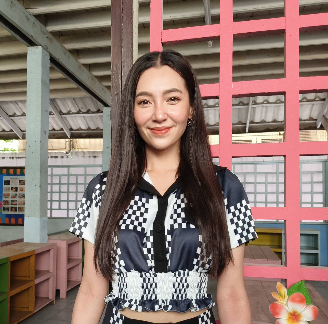 เบลล่า ราณี เข้าคูหาใช้สิทธิเลือกตั้ง ดีใจเห็นทุกคนตื่นตัวกับการเลือกตั้งครั้งนี้ เบลล่า ราณี เข้าคูหาใช้สิทธิเลือกตั้ง ดีใจเห็นทุกคนตื่นตัวกับการเลือกตั้งครั้งนี้
