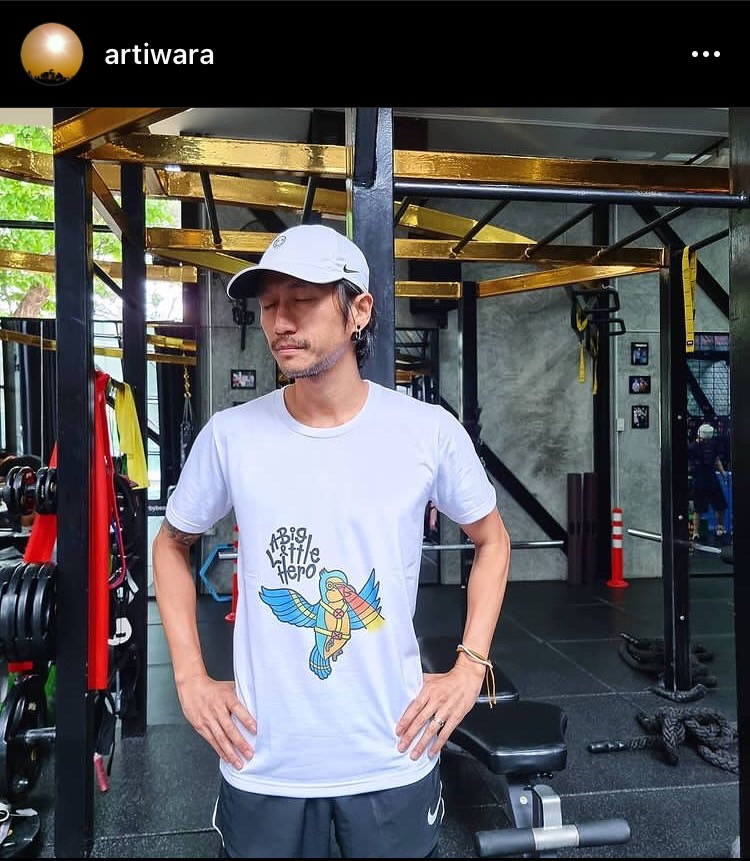 ตูน บอดี้สแลม เตรียมฟาดแข้งในสนามฟุตบอลที่จังหวัดแพร่ พร้อมแท็คทีมกับแก๊งค์ก้าวคนละก้าว ตูน บอดี้สแลม เตรียมฟาดแข้งในสนามฟุตบอลที่จังหวัดแพร่ พร้อมแท็คทีมกับแก๊งค์ก้าวคนละก้าว