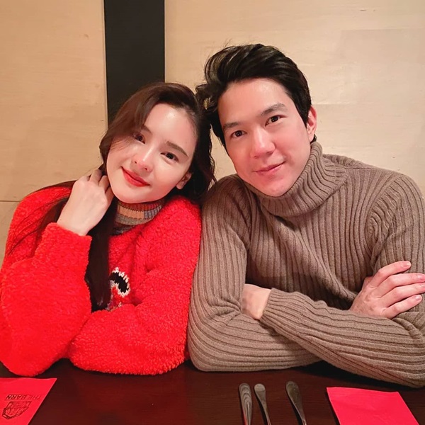 ออม-แอมป์ ช่วยค่านมผงเด็กอายุต่ำกว่า 3 ขวบ ให้กับคุณแม่ 3,000 คน ออม-แอมป์ ช่วยค่านมผงเด็กอายุต่ำกว่า 3 ขวบ ให้กับคุณแม่ 3,000 คน