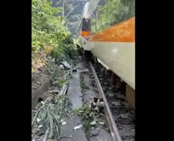 รถไฟตกรางที่ไต้หวัน ตายแล้ว 36 บาดเจ็บอีกเกือบร้อย