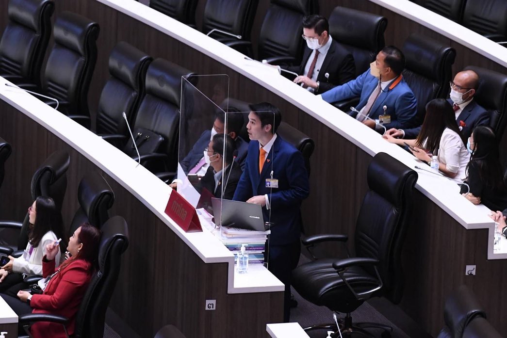 เลือกตั้ง 2566 เปิดประวัติ หมอเก่ง วาโย พรรคก้าวไกล เจ้าของปริญญา 7 ใบ
