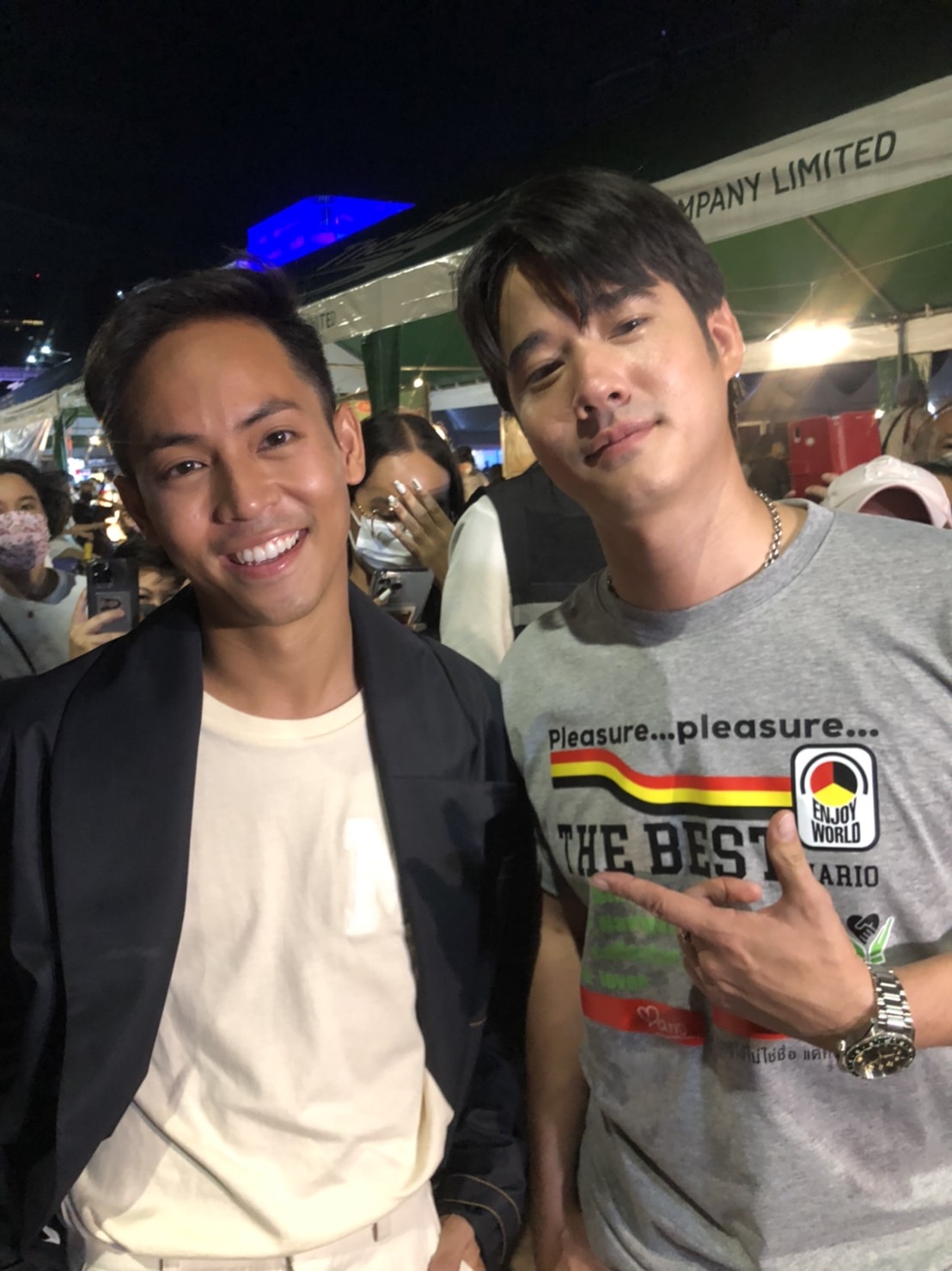 สยามแตก! “มาริโอ้ - พิช” ร่วมชม “รักแห่งสยาม” ฉายอีกครั้งในรอบ 15 ปี สยามแตก! “มาริโอ้ - พิช” ร่วมชม “รักแห่งสยาม” ฉายอีกครั้งในรอบ 15 ปี
