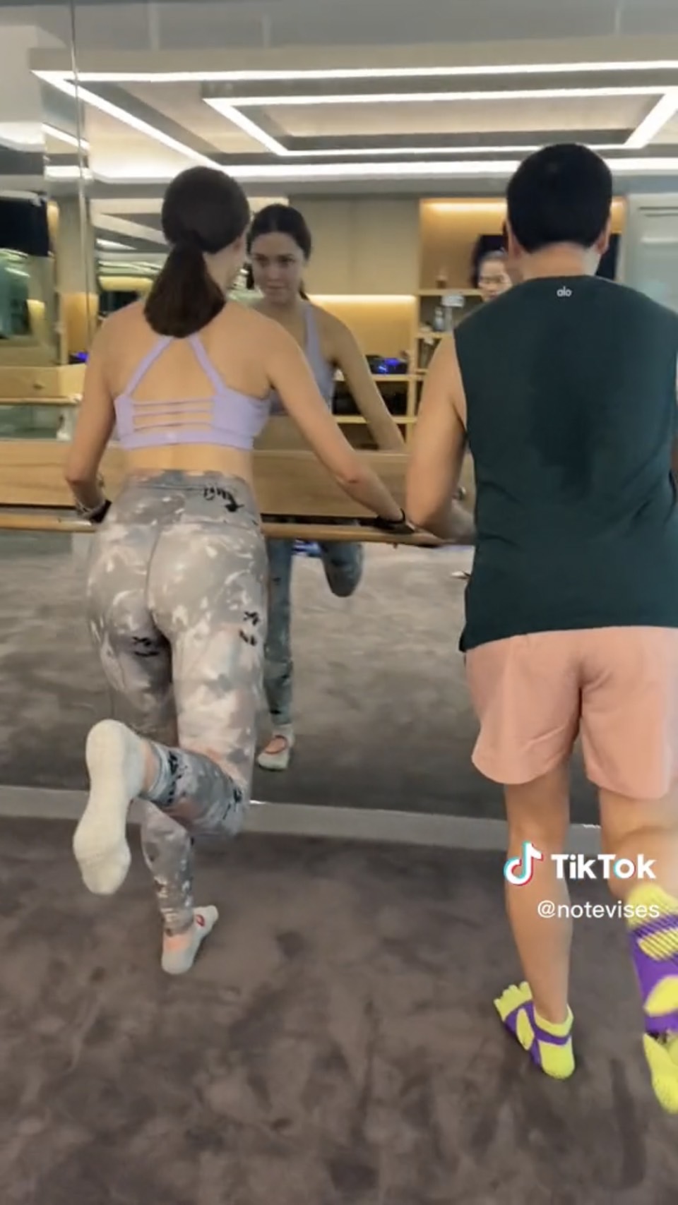 แพทริเซีย เตรียมเป็นคุณแม่เต็มตัว โชว์โมเมนต์อุ้มท้องออกกำลังกาย 