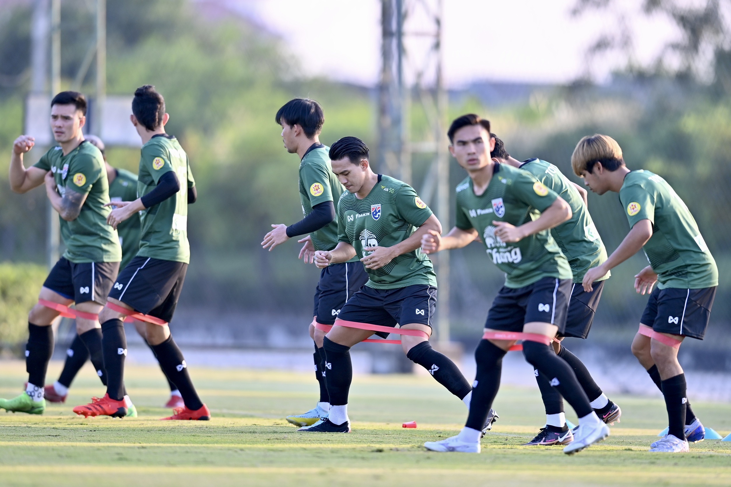 ประมวลภาพ 'ลีซอ ธีรเทพ' เข้าฝึกซ้อมกับทีมชาติไทยเตรียมเล่นนัดอำลา 14 ธ.ค. นี้ ประมวลภาพ 'ลีซอ ธีรเทพ' เข้าฝึกซ้อมกับทีมชาติไทยเตรียมเล่นนัดอำลา 14 ธ.ค. นี้