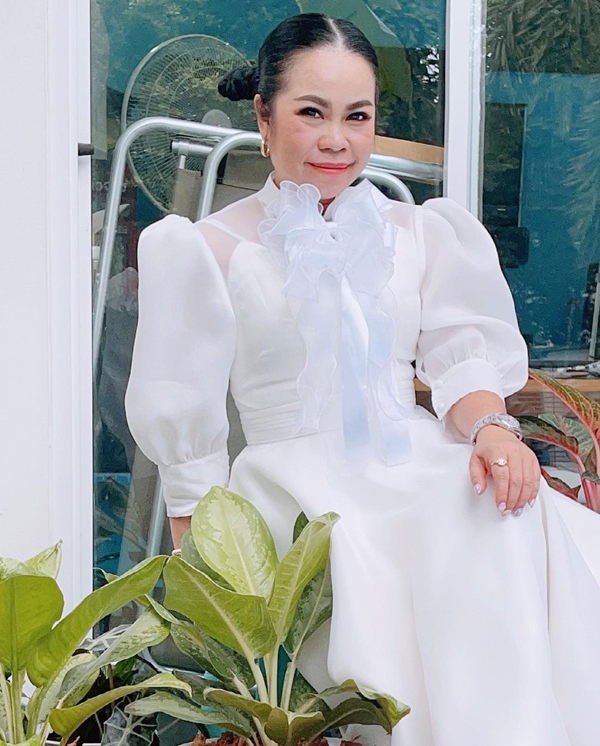 ตุ๊กกี้ สุดารัตน์ เมินดราม่า!! เดินหน้าช่วยเหลือสังคมแจกถุงยังชีพ ตุ๊กกี้ สุดารัตน์ เมินดราม่า!! เดินหน้าช่วยเหลือสังคมแจกถุงยังชีพ