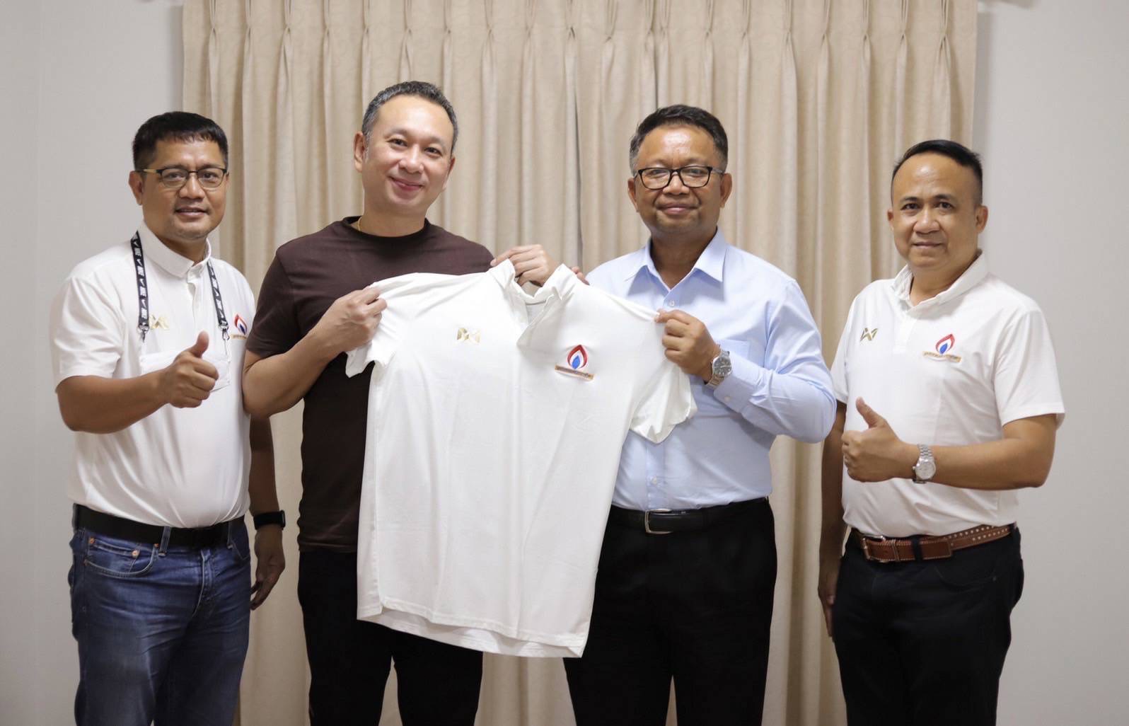 'ต๋อง ศิษย์ฉ่อย' รับตำแหน่งแบรนด์แอมบาสเดอร์คนแรกมูลนิธิพัฒนาการกีฬา 'ต๋อง ศิษย์ฉ่อย' รับตำแหน่งแบรนด์แอมบาสเดอร์คนแรกมูลนิธิพัฒนาการกีฬา