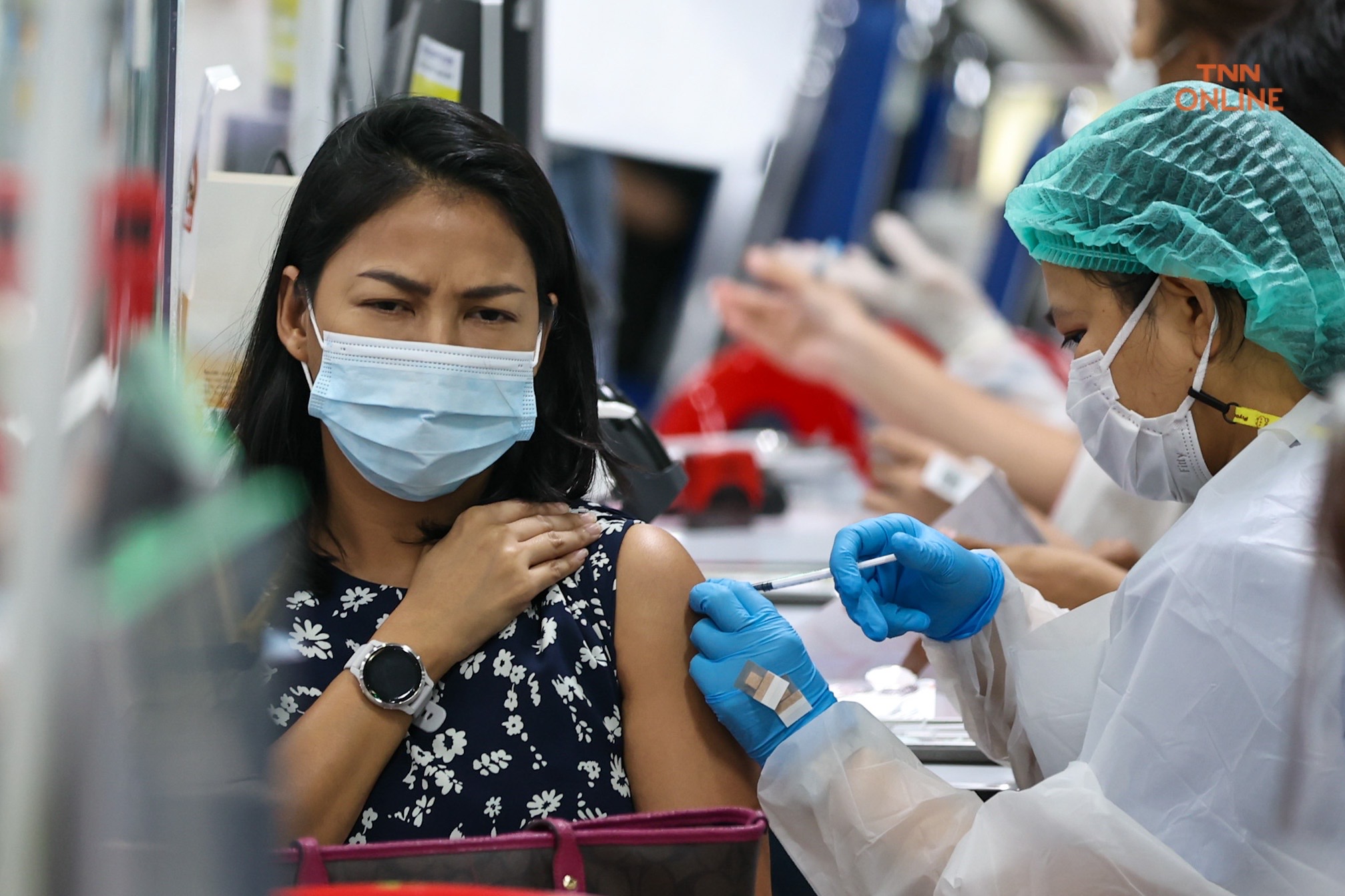 ศูนย์ฯบางซื่อเปิดวันสุดท้าย ประชาชนทยอยเดินทางเข้าฉีดวัคซีน ศูนย์ฯบางซื่อเปิดวันสุดท้าย ประชาชนทยอยเดินทางเข้าฉีดวัคซีน