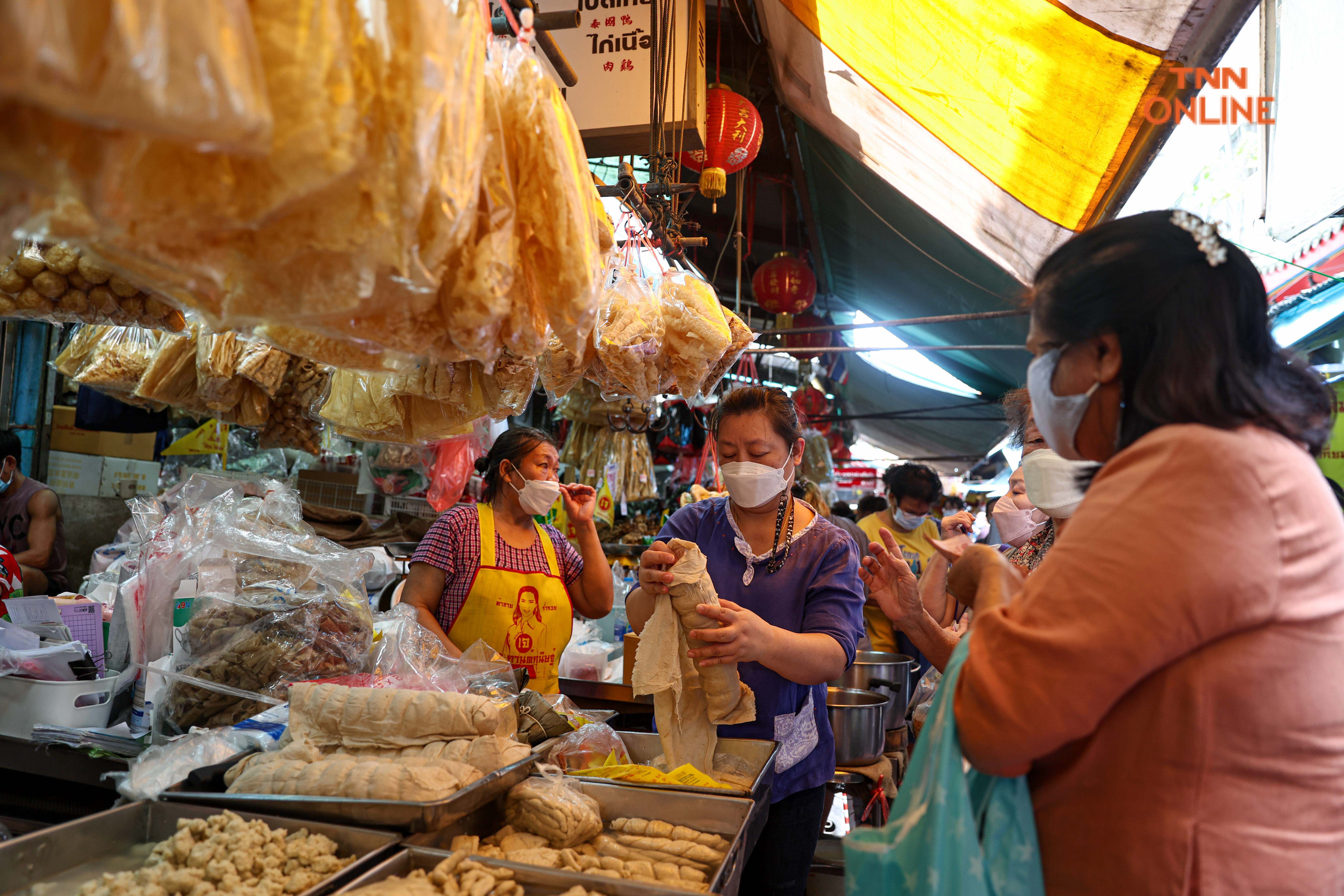 เยาวราชคึกคักรับเทศกาลเจ ประชาชนเลือกซื้อของแน่นตลาดแม้ราคาปรับสูงขึ้น เยาวราชคึกคักรับเทศกาลเจ ประชาชนเลือกซื้อของแน่นตลาดแม้ราคาปรับสูงขึ้น