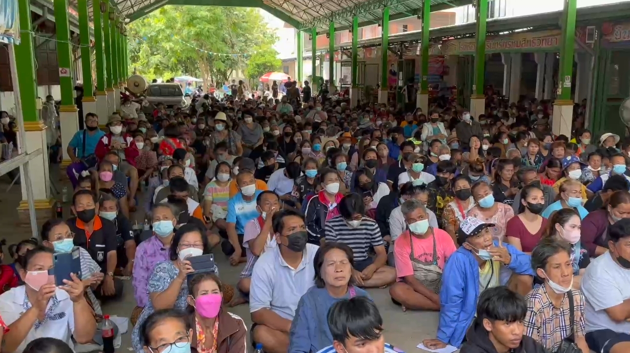 มทบ.22 - ร่วมกตัญญู คืนความสุขให้ชาวอุบล ขณะที่ บิณฑ์ เดินหน้ามอบเงินเยียวยาต่อเนื่อง มทบ.22 - ร่วมกตัญญู คืนความสุขให้ชาวอุบล ขณะที่ บิณฑ์ เดินหน้ามอบเงินเยียวยาต่อเนื่อง