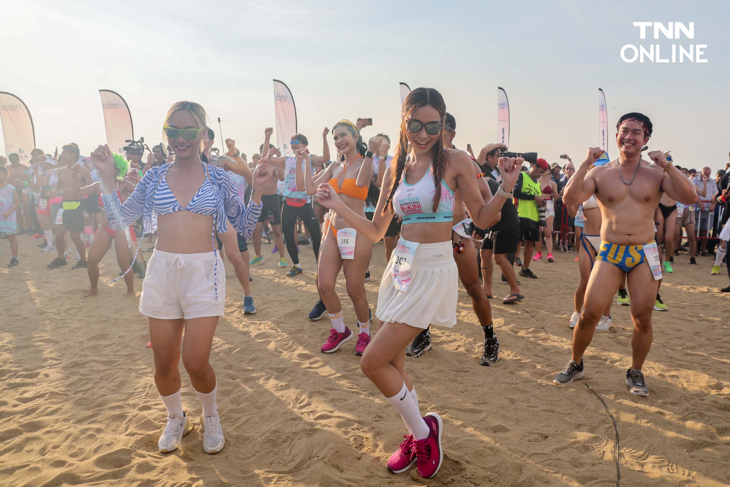 ใส่บิกินีอวดหุ่นสวย นักวิ่งกว่า 4,000 คน ร่วมวิ่งริมหาดพัทยา ใส่บิกินีอวดหุ่นสวย นักวิ่งกว่า 4,000 คน ร่วมวิ่งริมหาดพัทยา