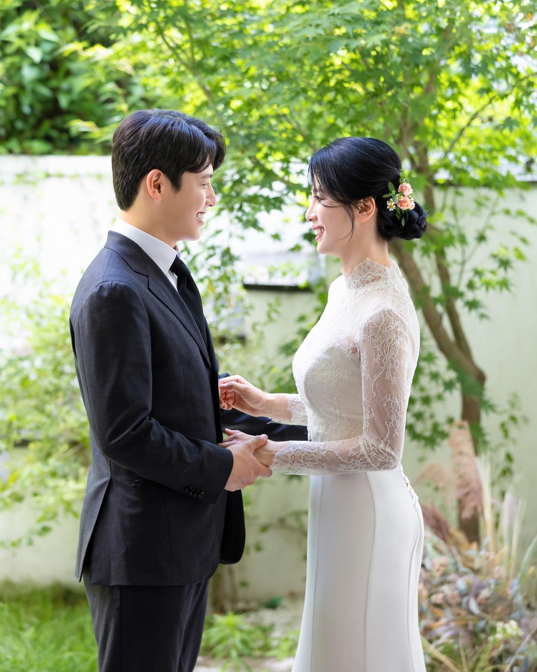 ฮันนีมูนในไทย!! 'คังจุน C-Clown' สละโสดกับสาวสวยนอกวงการ ฮันนีมูนในไทย!! 'คังจุน C-Clown' สละโสดกับสาวสวยนอกวงการ