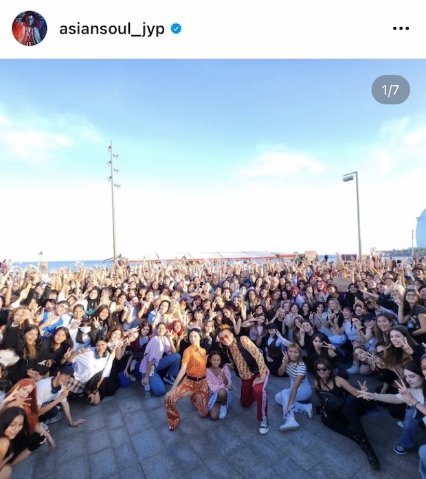 สุดเซอร์ไพรส์!! 'พัคจินยอง’ ประธานค่าย JYP ลัดฟ้าถ่าย Dance Challenge ที่เสาชิงช้า สุดเซอร์ไพรส์!! 'พัคจินยอง’ ประธานค่าย JYP ลัดฟ้าถ่าย Dance Challenge ที่เสาชิงช้า