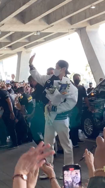 'หัวหน้าฮง' ถึงไทยแล้ว!! ‘คิมซอนโฮ’ สร้างความประทับใจที่สนามบินก่อนจัดแฟนมีตแรก 11-12 ก.พ.นี้ 'หัวหน้าฮง' ถึงไทยแล้ว!! ‘คิมซอนโฮ’ สร้างความประทับใจที่สนามบินก่อนจัดแฟนมีตแรก 11-12 ก.พ.นี้