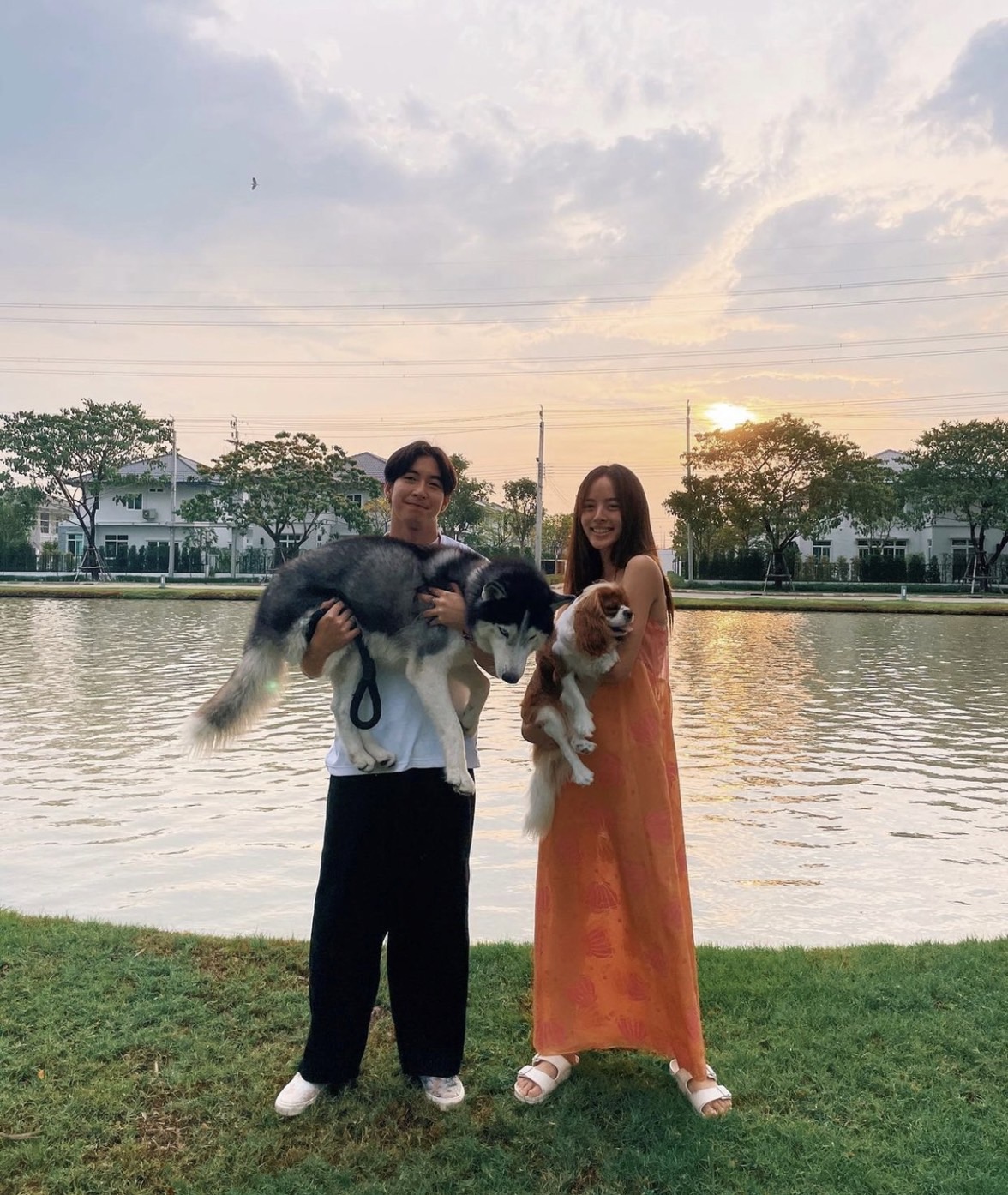 ณิชา สุดปลื้ม โตโน่ บอกรักผ่านเพลงเป็นของขวัญวันเกิด ชมน่ารักเท่าโลก!! ณิชา สุดปลื้ม โตโน่ บอกรักผ่านเพลงเป็นของขวัญวันเกิด ชมน่ารักเท่าโลก!!