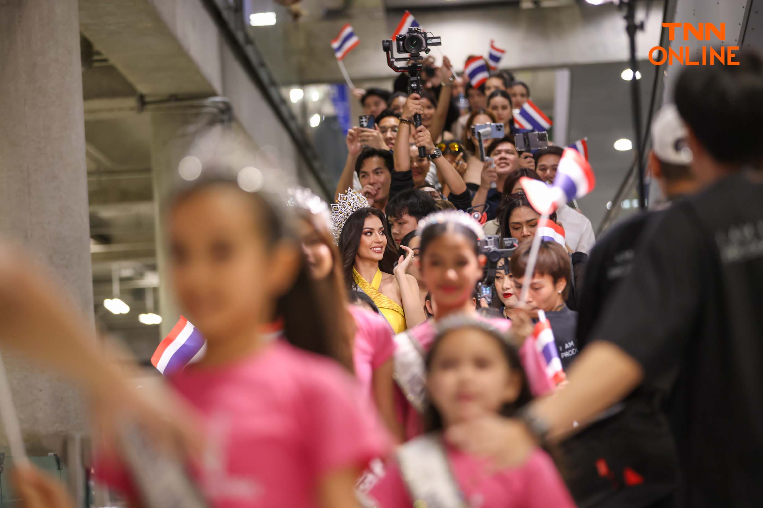 สนามบินแทบแตก! แฟนนางงามร่วมส่ง แอนโทเนีย ไปคว้ามง 3 สนามบินแทบแตก! แฟนนางงามร่วมส่ง แอนโทเนีย ไปคว้ามง 3