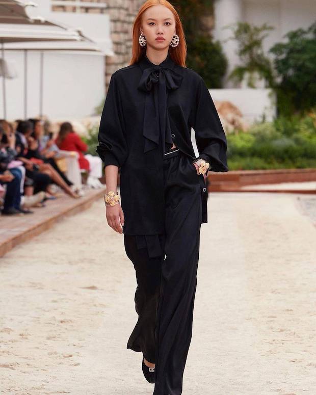 ปังต่อเนื่องระดับโลก!! ‘แจน ใบบุญ’ เดินสับสวยเฉี่ยวบนแคทวอล์ก CHANEL อีกครั้ง (มีคลิป)