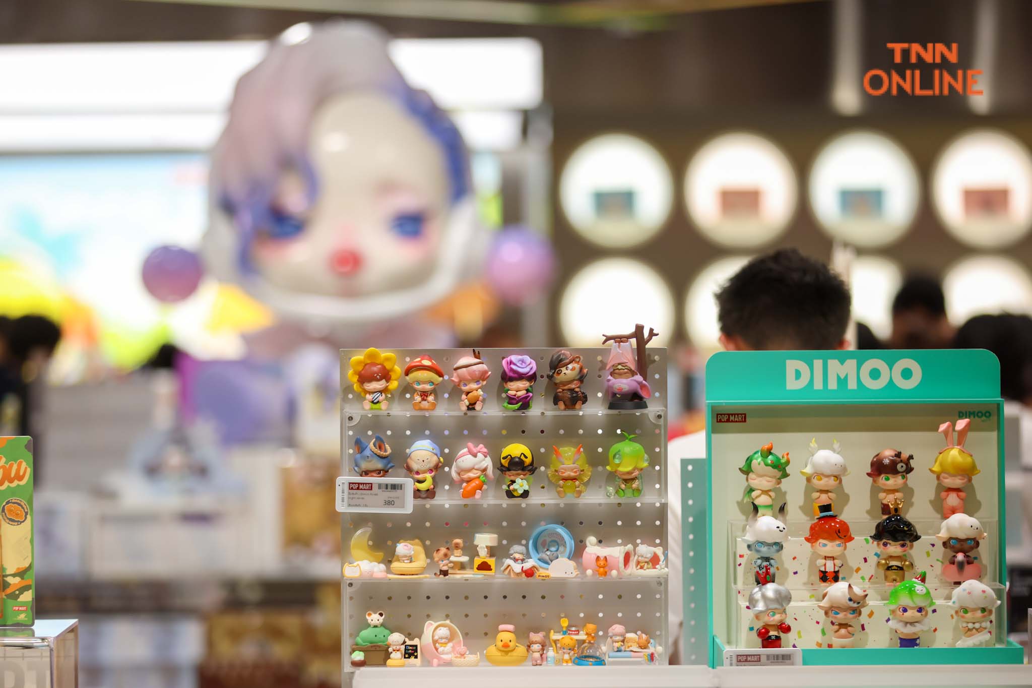 Pop Mart สาขาแรกในไทย คนต่อคิวแน่นหน้าร้านก่อนห้างเปิด Pop Mart สาขาแรกในไทย คนต่อคิวแน่นหน้าร้านก่อนห้างเปิด