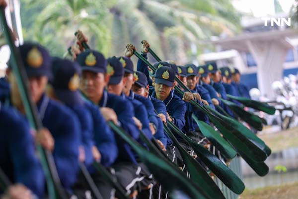 กำลังพลฝึกบนเขียงฝึก เตรียมพร้อมพระราชพิธีพยุหยาตราทางชลมารค กำลังพลฝึกบนเขียงฝึก เตรียมพร้อมพระราชพิธีพยุหยาตราทางชลมารค