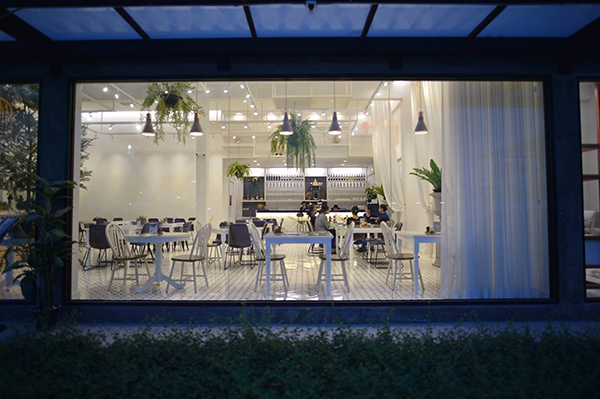 10 คาเฟ่แถวราชพฤกษ์ ร้านเด็ดถ่ายรูปสวย ห้ามพลาดไปเช็กอิน